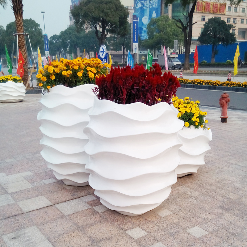 玻璃鋼波浪形狀花盆創(chuàng)意異形商業(yè)廣場花缽 玻璃鋼波浪形狀花盆創(chuàng)意異形商業(yè)廣場花缽